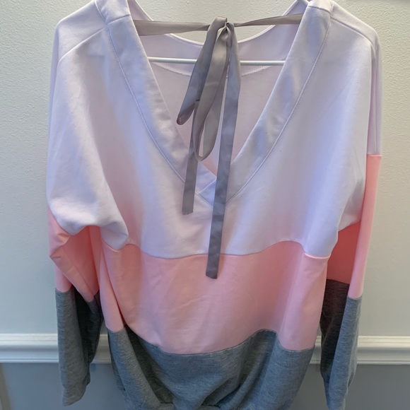 Pullover shirt/sweater - Picture 2 of 2